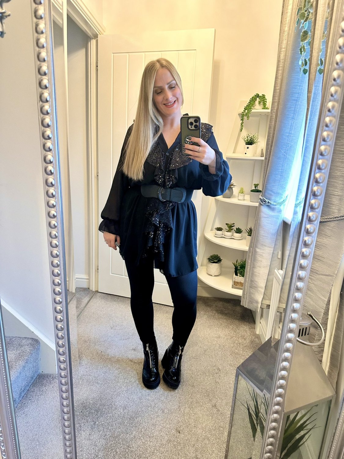 UK Milf Kelly, Sexy Feet. #A9JsU34N