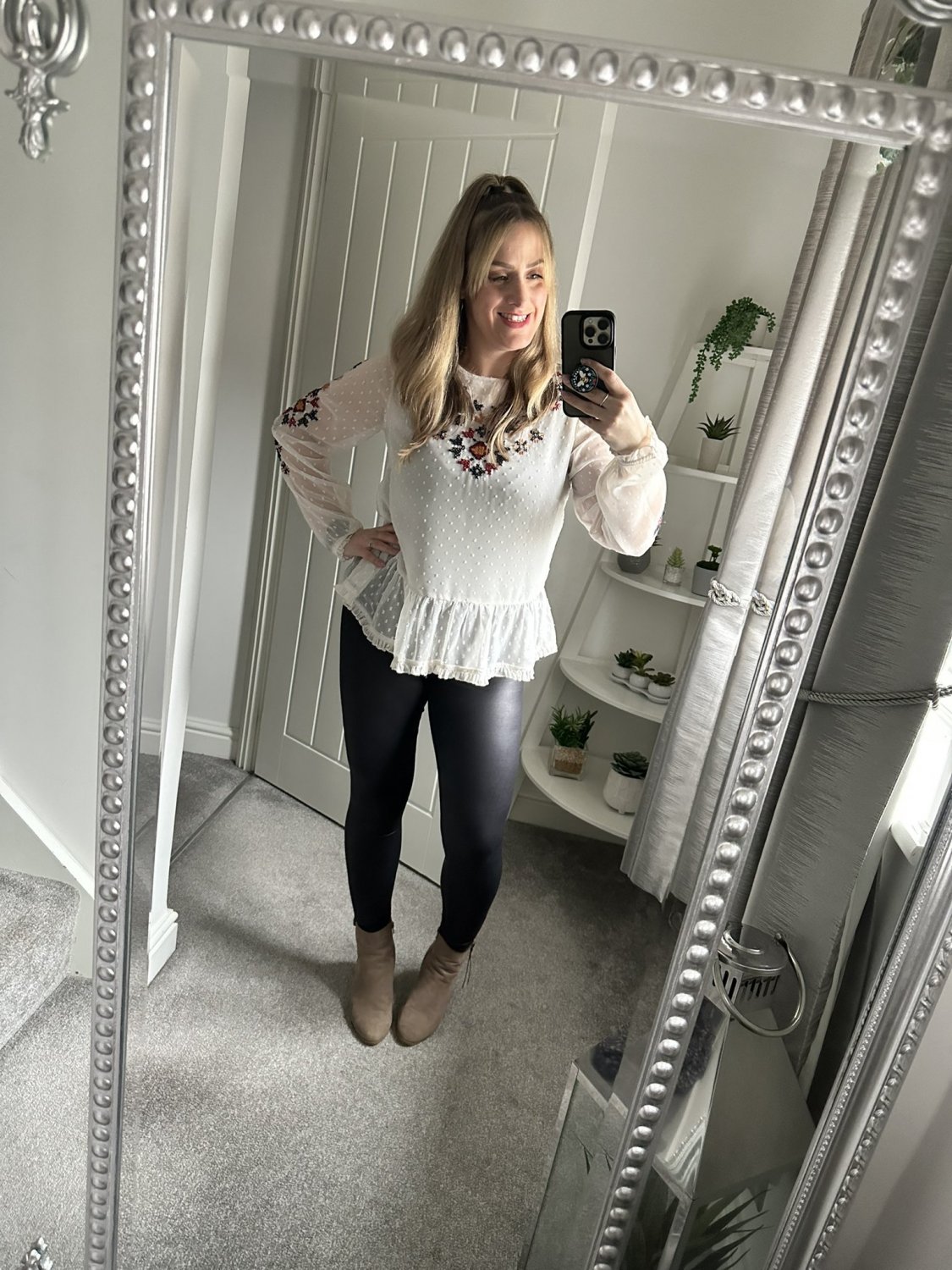 UK Milf Kelly, Sexy Feet. #TWM8Zcpq