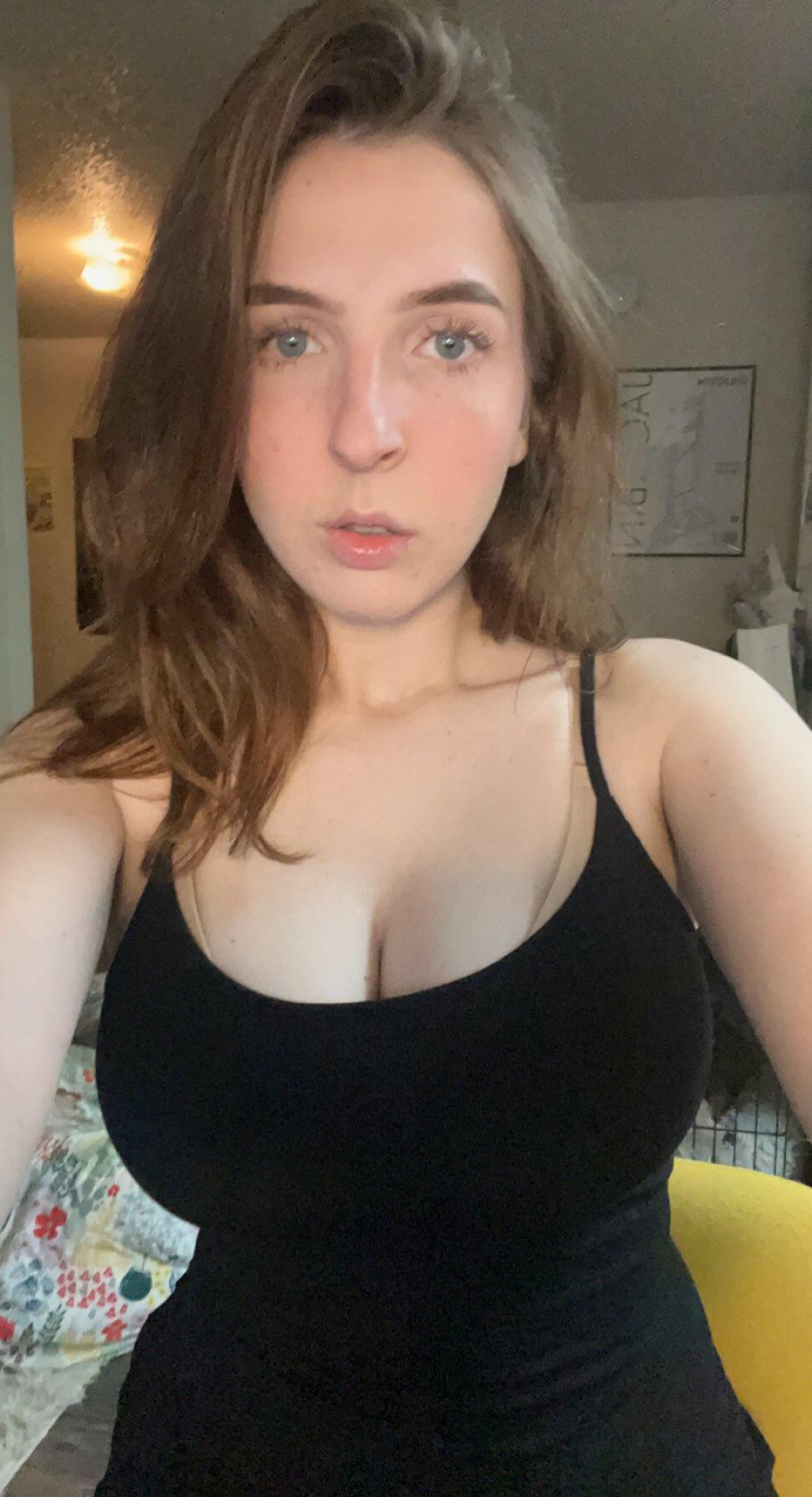 Big tittie webslut influencer Megan B. never shys away from showing the twins! πππ #0xIkBoQW