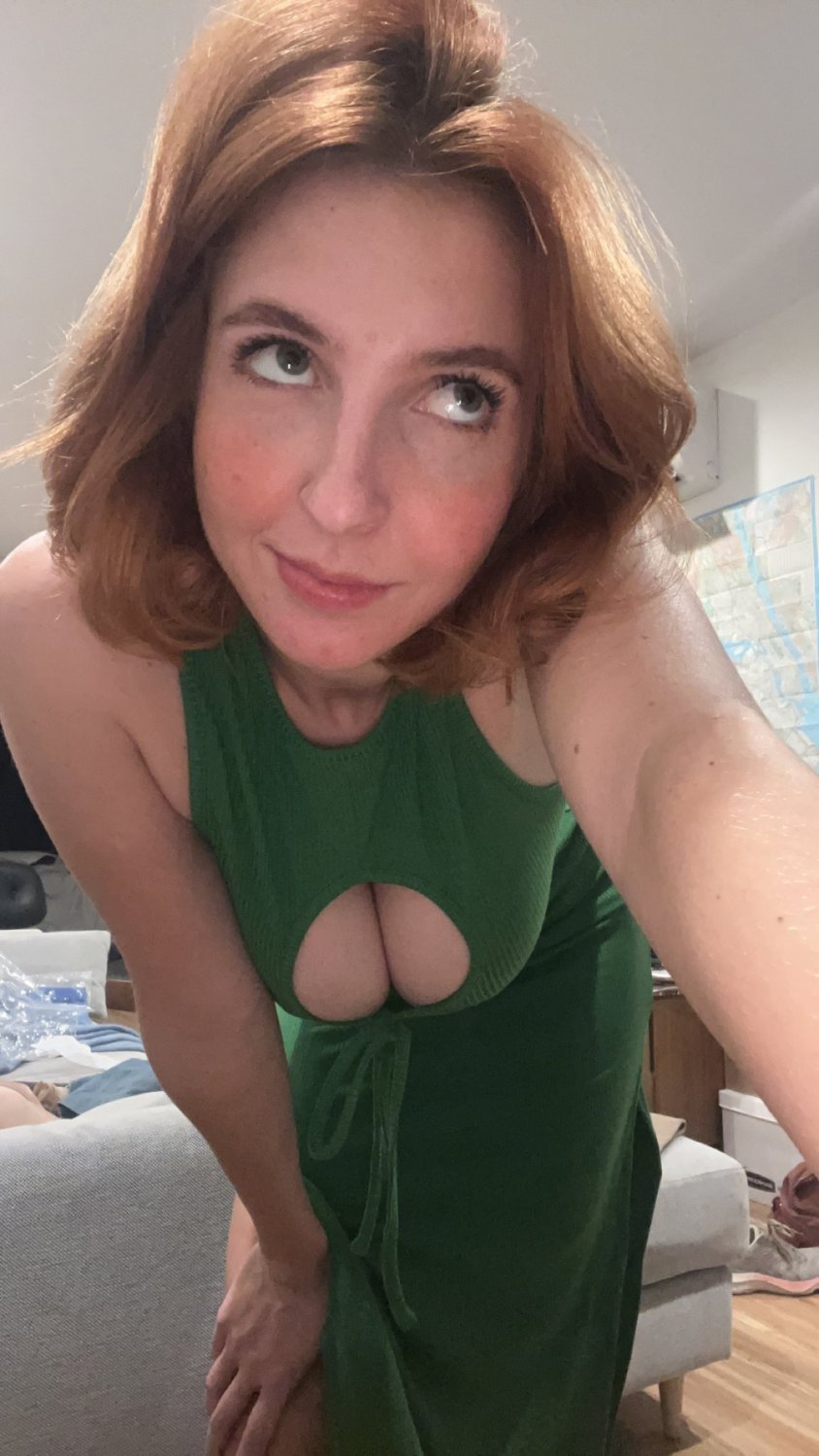 Big tittie webslut influencer Megan B. never shys away from showing the twins! πππ #IYTVMMZ9