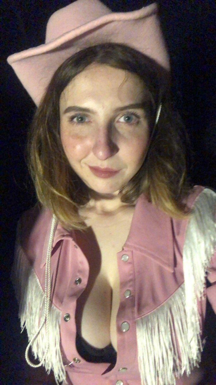 Big tittie webslut influencer Megan B. never shys away from showing the twins! πππ #e9p0IQUr