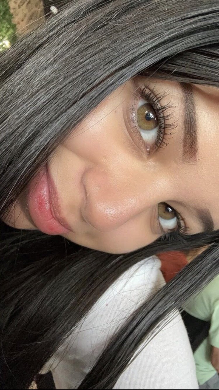 My Sexy Hazel Eyes Latina Cousin I’m in love with her body. I want to see her pussy, WHO HAS HER #WhsCSsNt